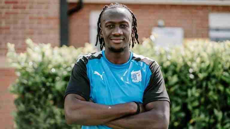 Warriors striker Moyo signs for League Two side Barrow