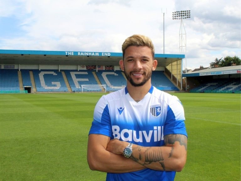 Macauley Bonne released by Gillingham