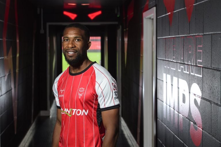 Darikwa back in England with Lincoln City