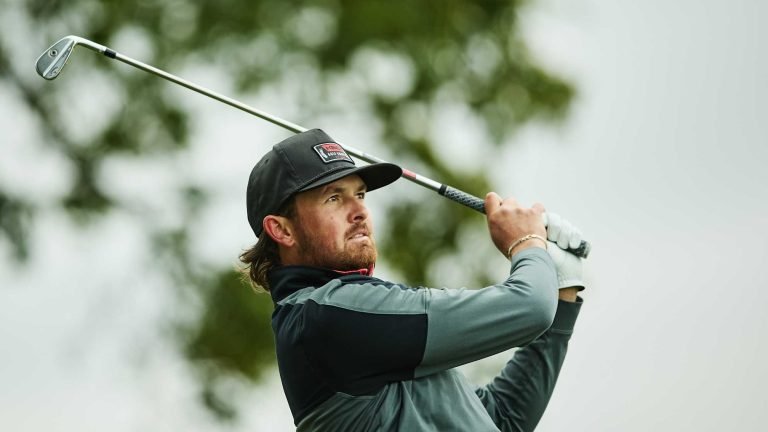 Follett-Smith moves two clear in Beroun