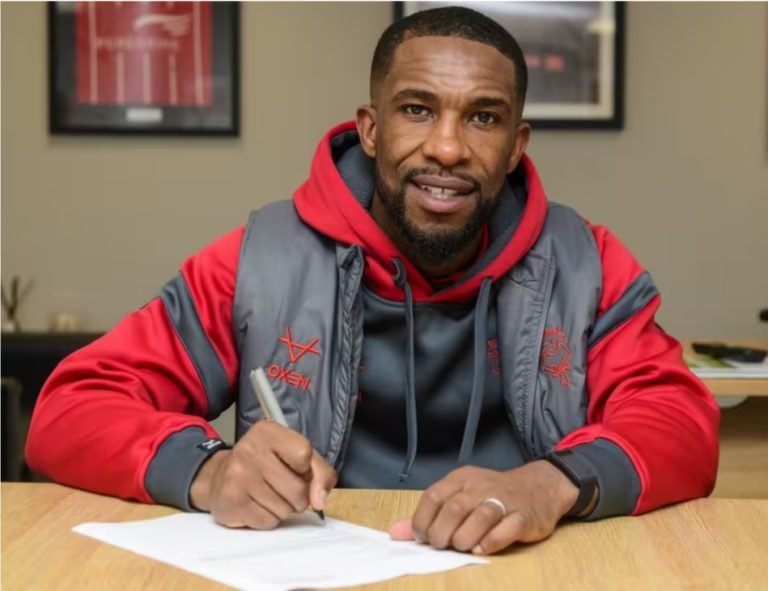 Darikwa signs new contract at Lincoln City