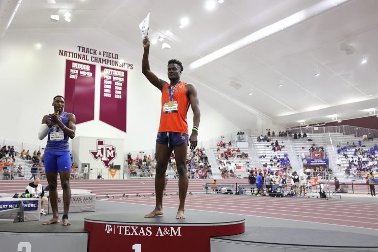 Unstoppable Charamba leads Zimbabwean 1-2 finish in SEC Indoor Track and Field Championships 200m final