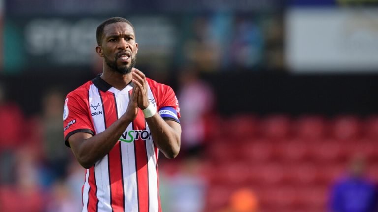 Lincoln City trigger contract extension for Darikwa