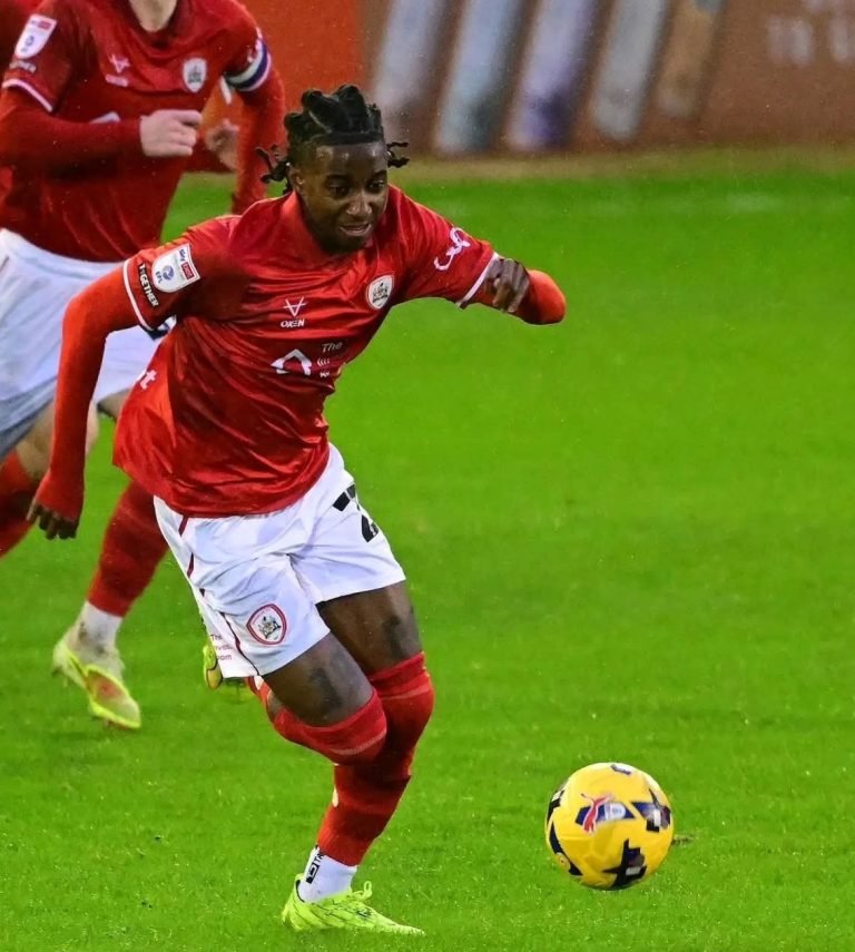 Chirewa ruled out of Huddersfield reunion as injury delays Barnsley impact
