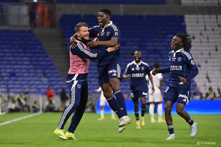 Revitalised Munetsi shines again as Paris FC hold Lyon to boost Ligue 1 survival hopes