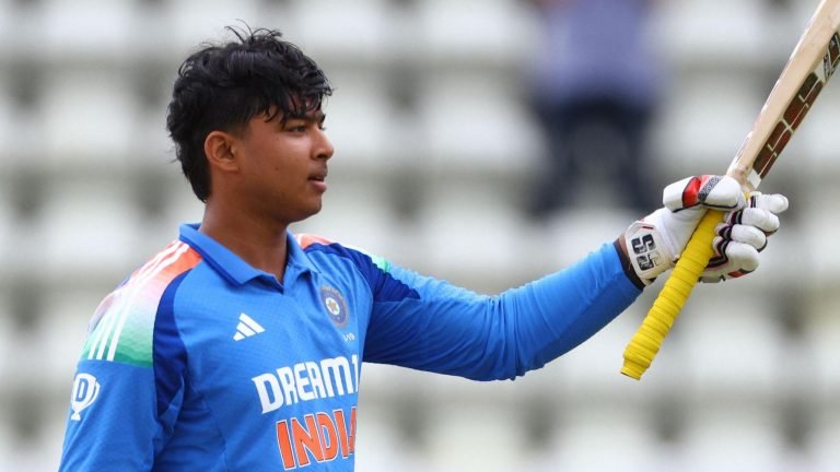 Fresh-faced India squad offers Zimbabwe chance to spring T20I series upset
