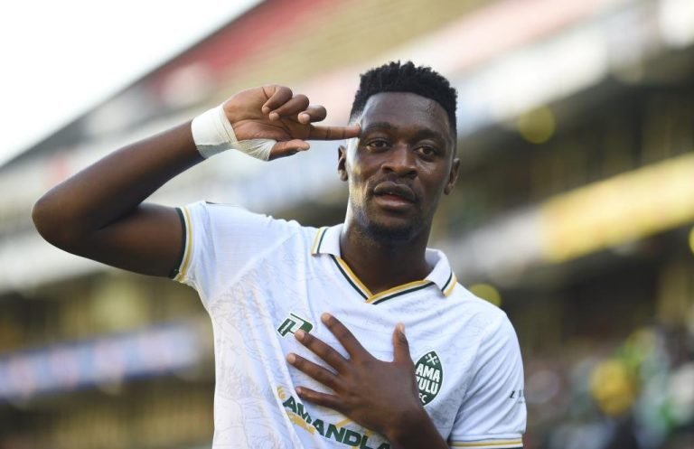 ‘I wouldn’t do it without them’ – Ngwenya credits Amazulu teammates for Player of the Month award